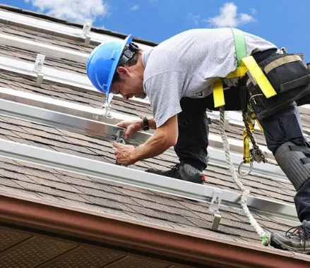 construcción de tejado con panel sandwich en Segovia para nave industrial